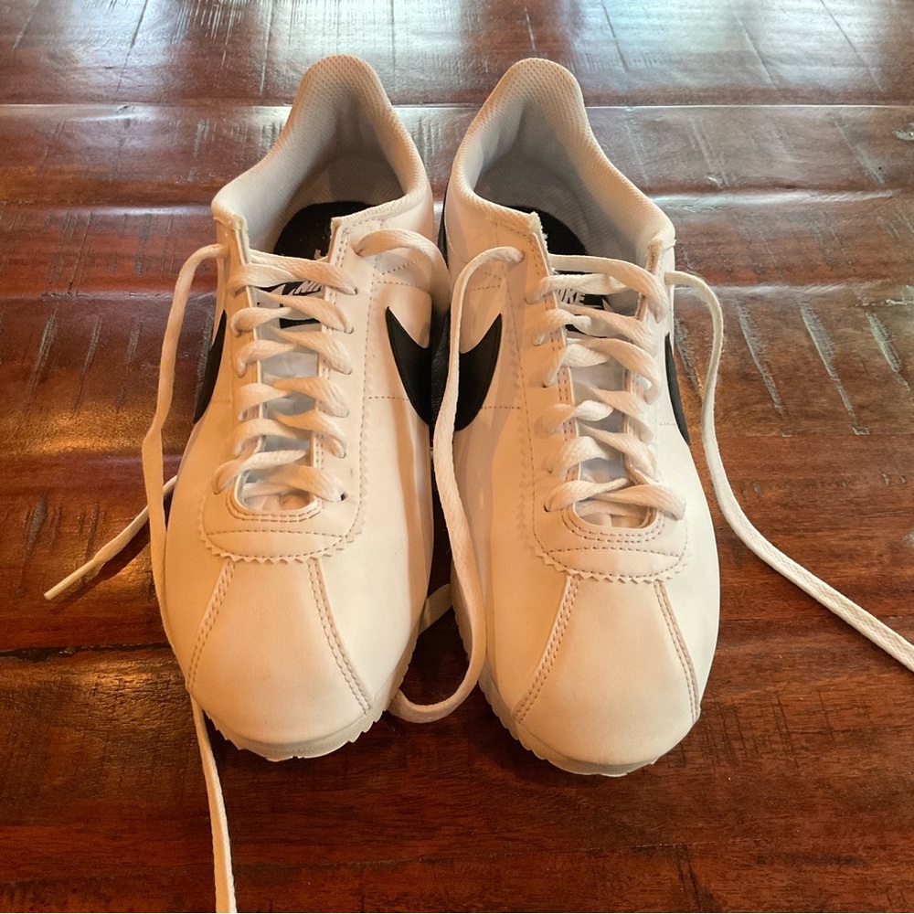 Nike Cortez Women’s size 9
